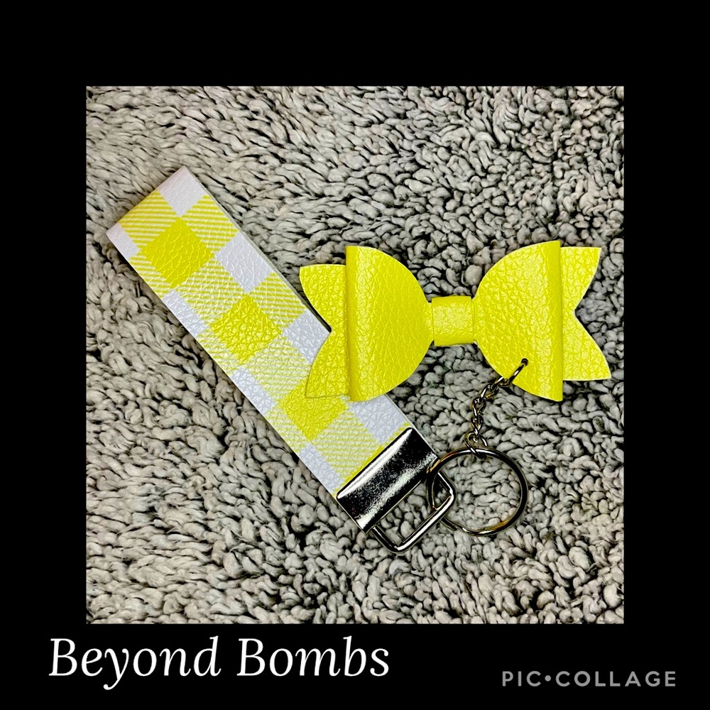Yellow and White Wristlet bow Keychain - Handmade